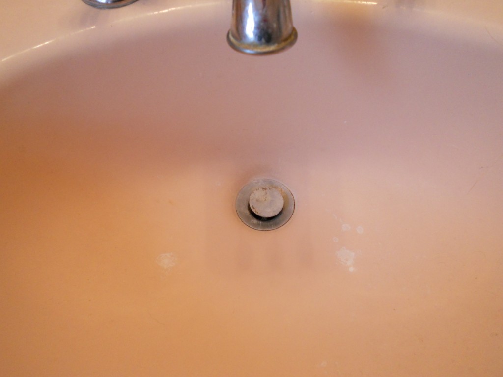 Is your sink sluggish...check this great fix out!  mylifeasrobinswife.com