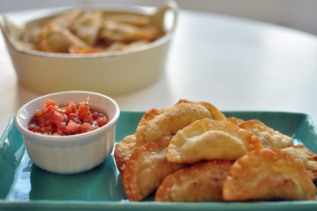 Cheesy Spinach and Prosciutto Wontons by MyLifeAsRobinsWife.com