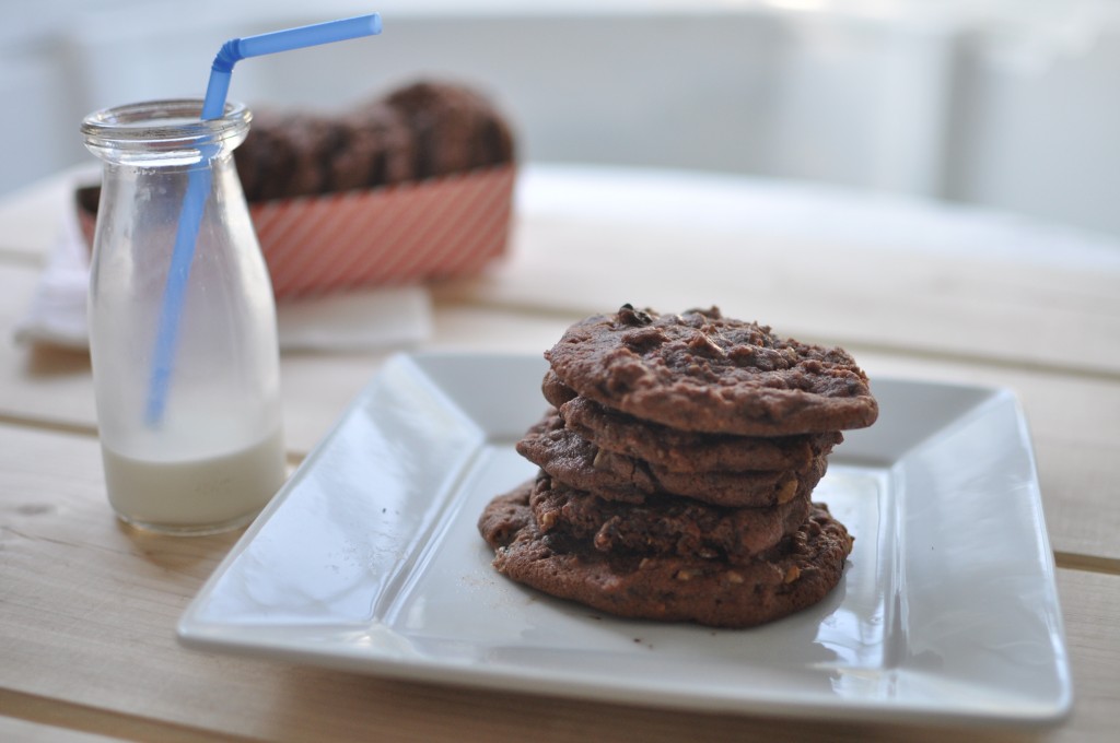 Triple Chocolate Marshmallow and Pecan Cookies by MyLifeasRobinsWife.com