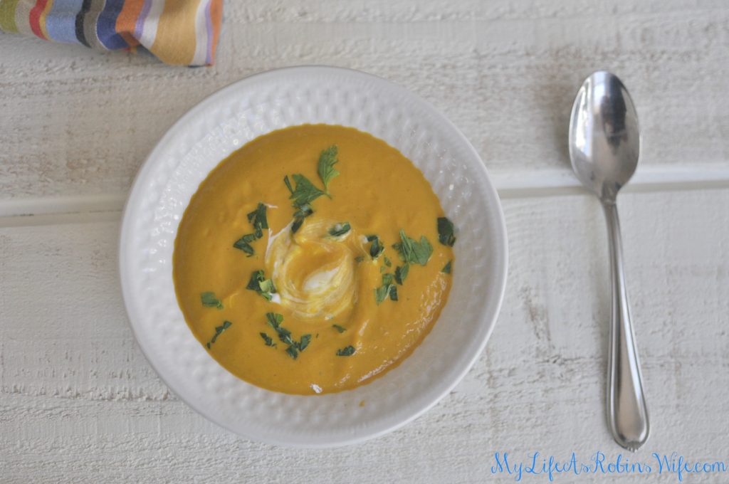 Sweet and Spicy Carrot Ginger Soup by MyLifeAsRobinsWife.com