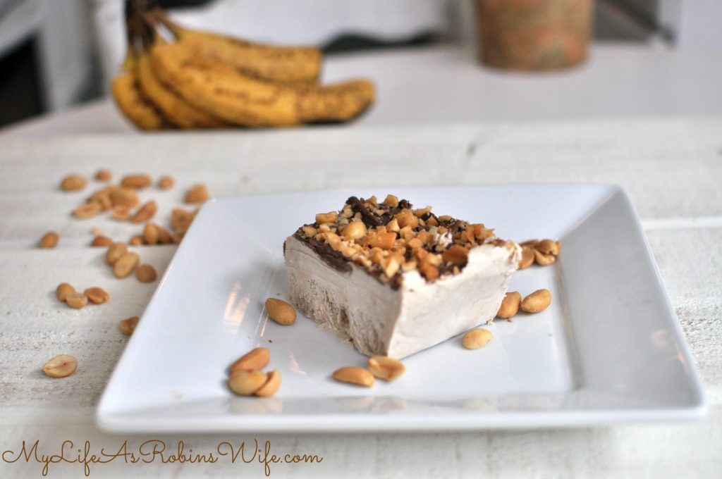 Crustless Frozen Peanut Butter Banana Pie by MyLifeAsRobinsWife.com